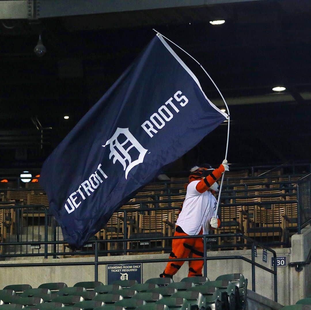 デトロイト・タイガースさんのインスタグラム写真 - (デトロイト・タイガースInstagram)「Big flag for a big win. #DetroitRoots」9月16日 12時17分 - tigers
