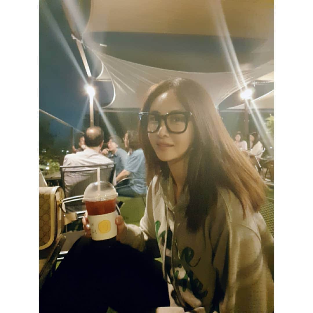 のインスタグラム：「날씨좋은날_ 마스크쓰지않아도되는날이오길_  #힘내세요」