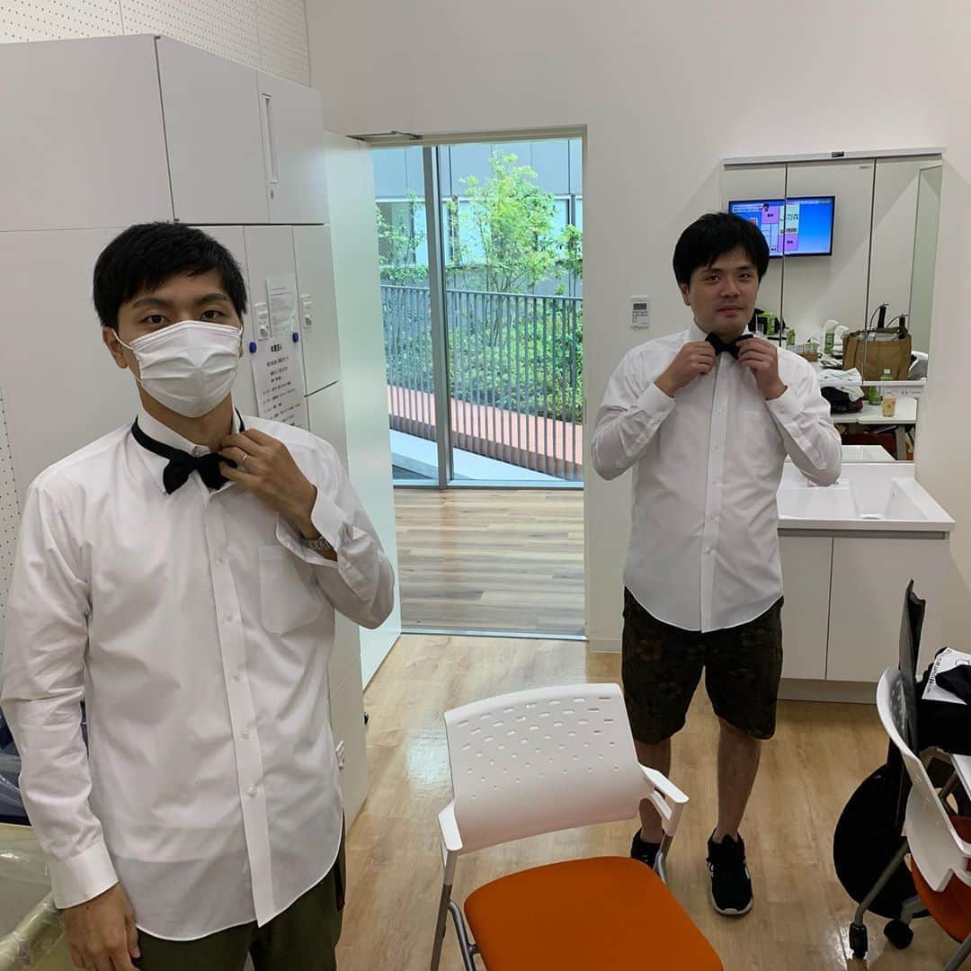 池田真一のインスタグラム：「今日の収録もみんなに手伝ってもらいます！ 最近テレビ出る時手伝ってもらってばっか😆」