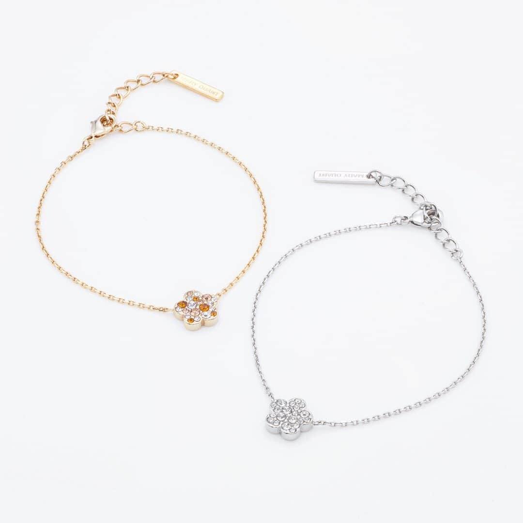 MARY QUANT officialさんのインスタグラム写真 - (MARY QUANT officialInstagram)「#デイジーパヴェブレスレット - #MARYQUANT #2020AUTUMN #NEWITEMS #FASHION #BRACELET - #マリークヮント #ブレスレット #ブレス #アクセサリー #ゴールドアクセサリー #シルバーアクセサリー #ゴールドブレスレット #ゴールドブレス #シルバーブレス #シルバーブレスレット #秋アクセサリー #秋冬アクセサリー #秋アクセ #秋冬アクセ #プレゼント #ギフト」9月16日 12時35分 - maryquant_official
