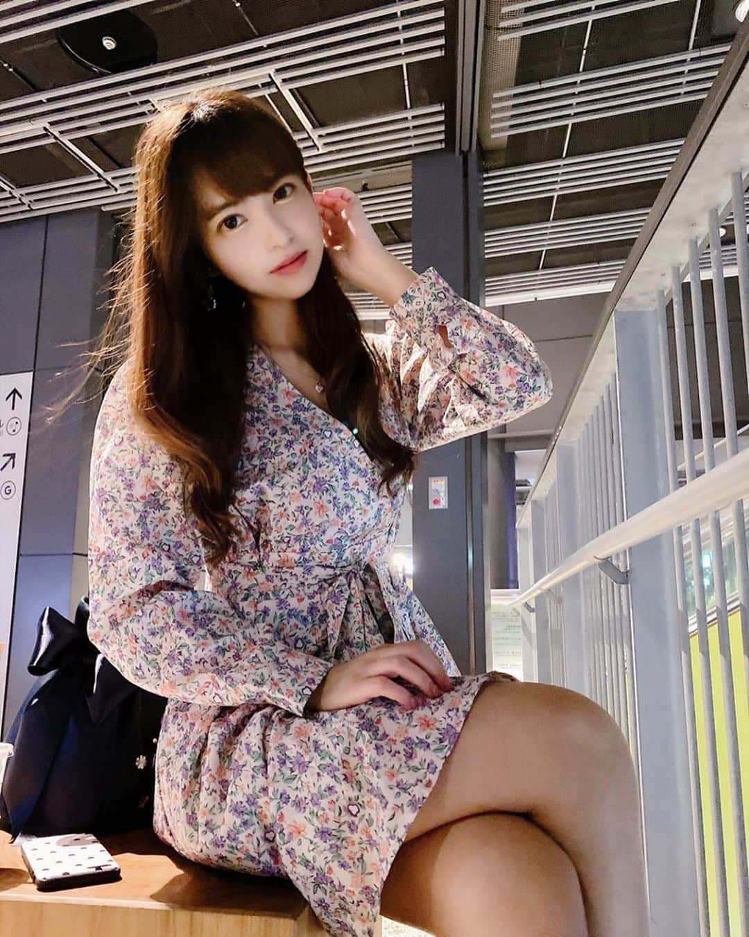 桜もこさんのインスタグラム写真 - (桜もこInstagram)「お仕事終わり💖  #ディナー　#渋谷　#花柄　#ワンピース　#japanesegirl #japanesemodel #instagram #instagood」9月16日 12時43分 - mokochan319