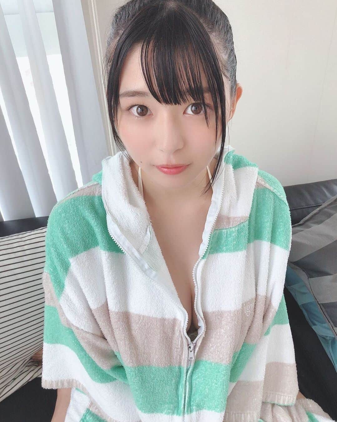 我妻ゆりかさんのインスタグラム写真 - (我妻ゆりかInstagram)「ヤングマガジンのサイトに掲載されています！！！✨  可愛い衣装でたくさん撮ってもらったので是非みんなみてね〜！✨🏖  久しぶりのバスケたのしかった〜！！ ⛹️‍♀️🏀  #グラビア #バスケ #ヤングマガジン」9月16日 12時55分 - wagatsuma_yurika