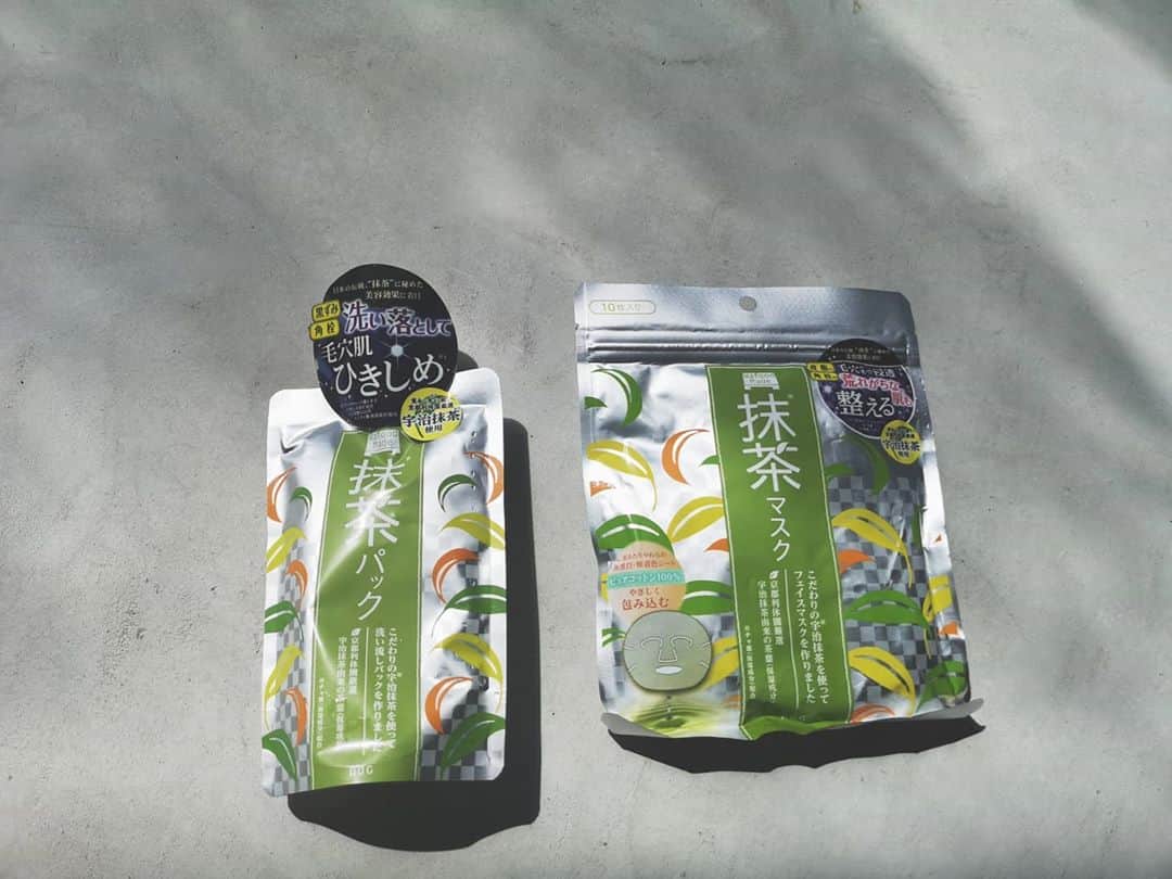 高橋絵美のインスタグラム：「抹茶タイプも買ってみた🍃💕 . 洗い流すタイプと、シートタイプ。どちらも好き～😆 . 美容タイムは癒しタイム🕰️✨ . #pdc #ワフードメイド #宇治抹茶パック #宇治抹茶マスク #monipla #pdc_fan」