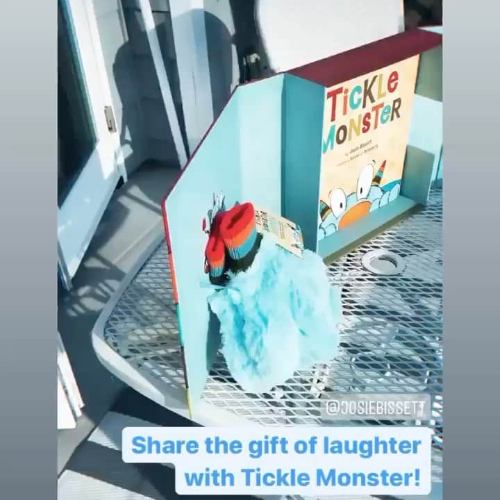 ジョシー・ビセットのインスタグラム：「Love you @ticklemonsterbook」