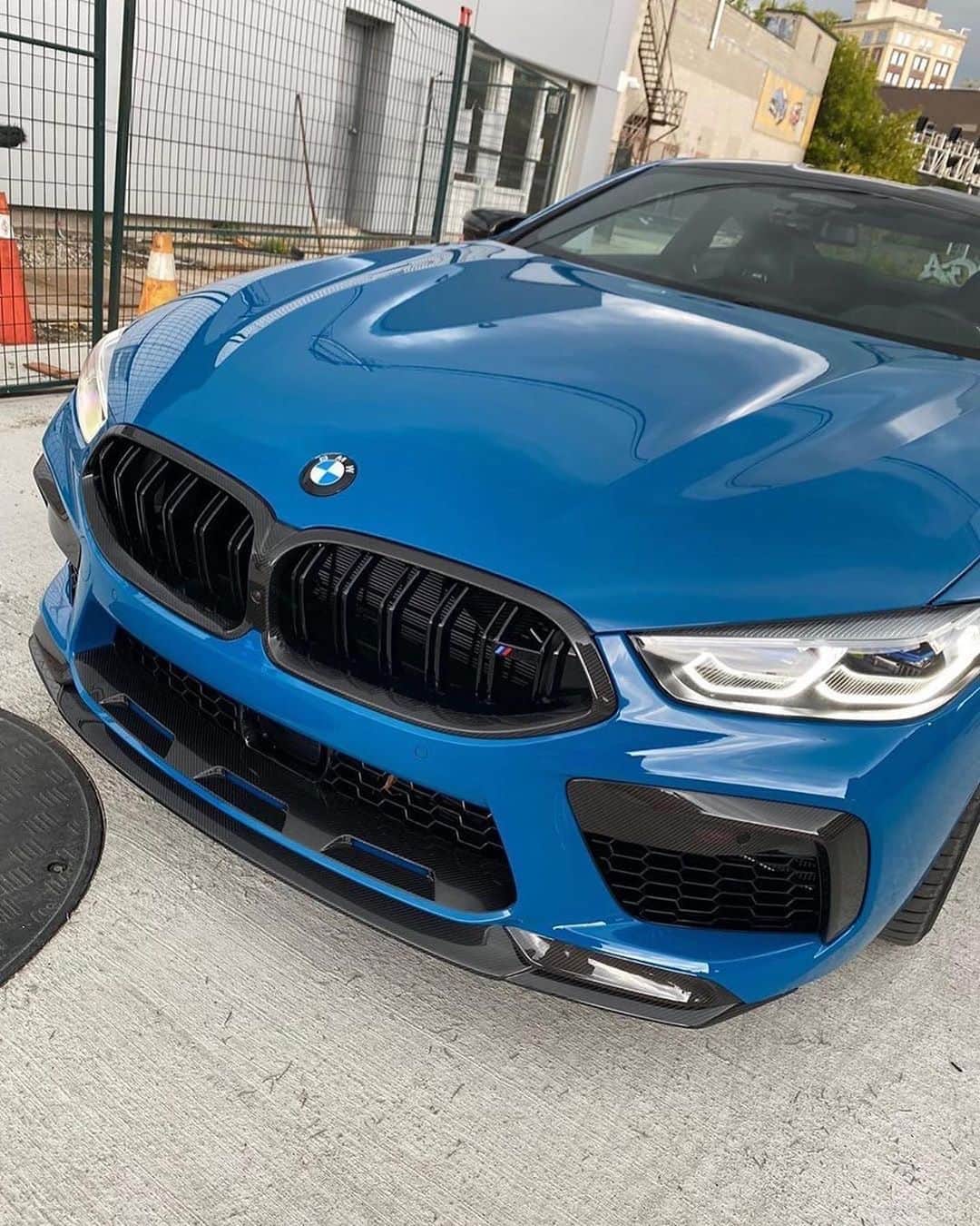 CARLiFESTYLEさんのインスタグラム写真 - (CARLiFESTYLEInstagram)「Blue BMW M8 Competition. 🥵 Owner @mylittlebikeshop #carlifestyle #m8competition」9月16日 13時18分 - carlifestyle