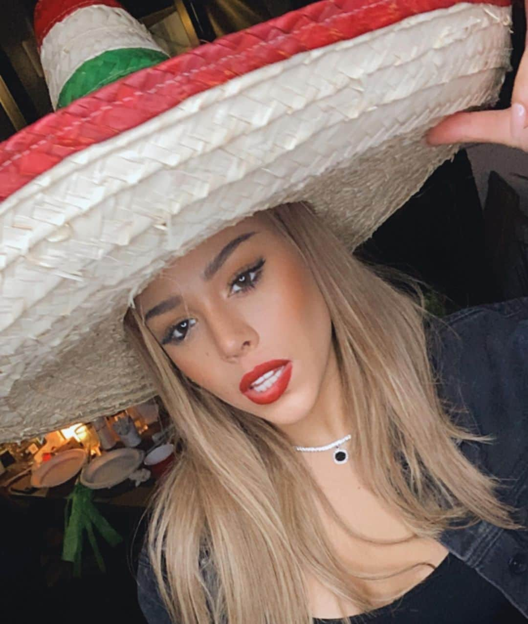 Danna Paolaさんのインスタグラム写真 - (Danna PaolaInstagram)「¡VIVA MÉXICO! ( porque somos unos chingones) 🇲🇽」9月16日 13時35分 - dannapaola