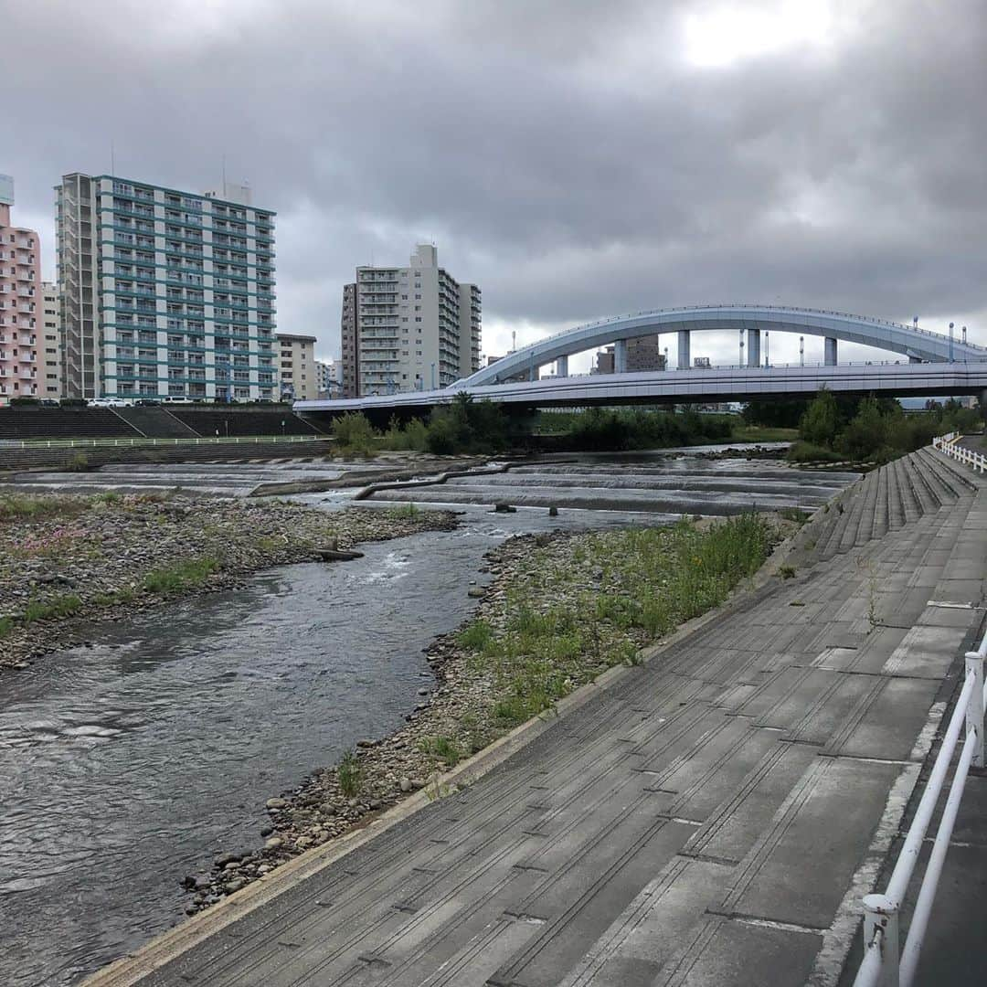 江川智晃さんのインスタグラム写真 - (江川智晃Instagram)「札幌の気候は涼しく半袖では寒いくらい😵 すぐ頭に浮かんだのが秋の宮崎のフェニックスリーグ🤔 懐かしいなぁ😎」9月16日 13時37分 - egatomo43