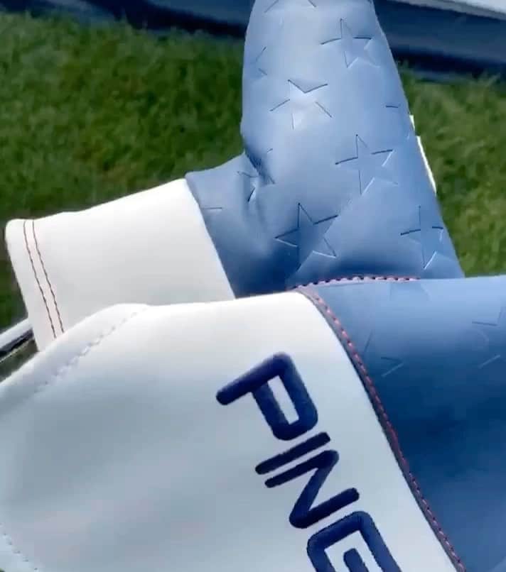 バッバ・ワトソンのインスタグラム：「#USOpen ready with my red, white & blue 🇺🇸 @pingtour limited-edition @usopengolf gear!! Check out the collection before it’s gone! [👉🏻 link in bio]」