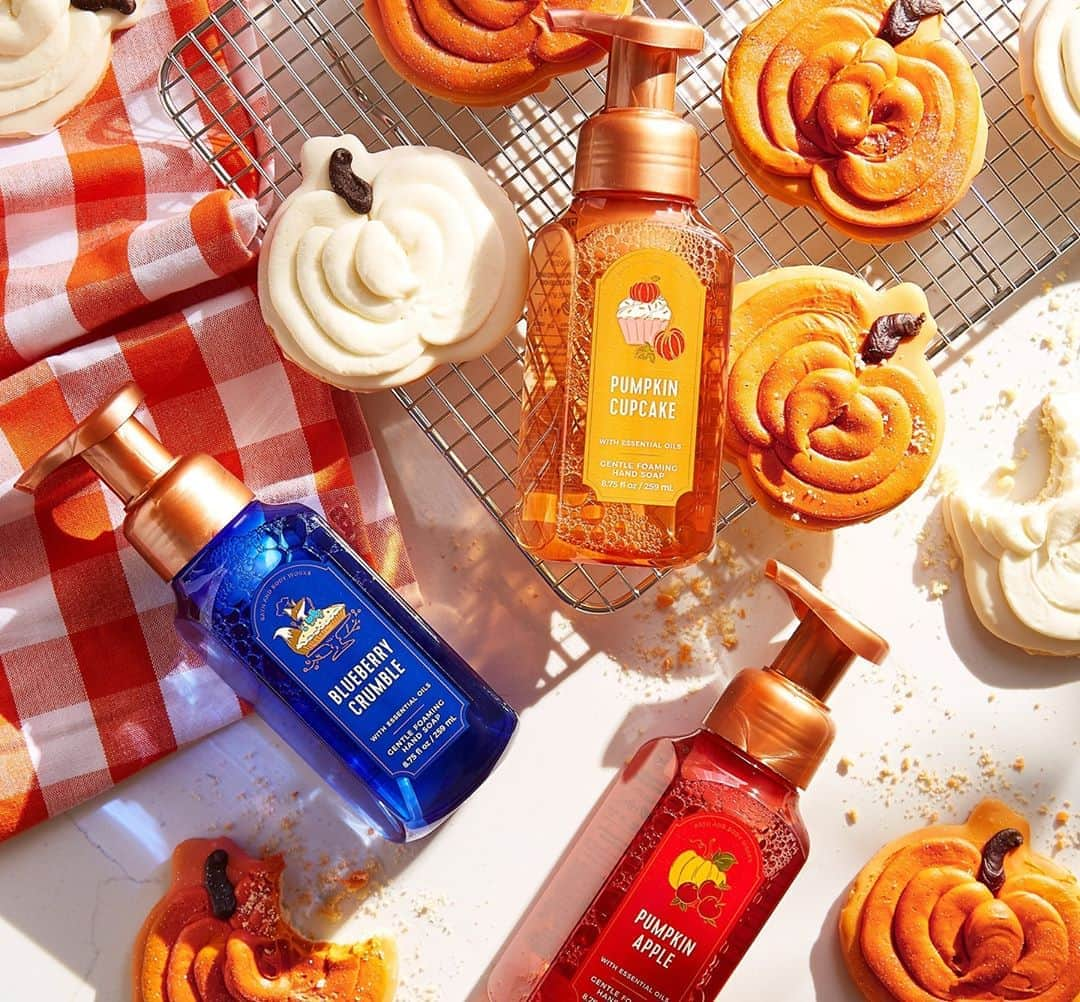 Bath & Body Worksさんのインスタグラム写真 - (Bath & Body WorksInstagram)「Meet your newest sinkside obsession (& the sweetest additions to our Healthy Hands HQ)! 🍰 🧁 🥧Head to Stories to learn more about Healthy Hands HQ — cause we’ve got options! 👐 👐 👐」9月16日 23時10分 - bathandbodyworks