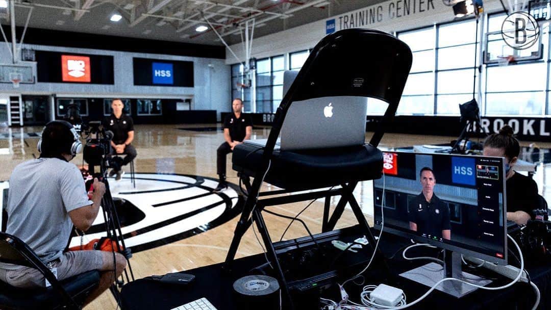Brooklyn Netsさんのインスタグラム写真 - (Brooklyn NetsInstagram)「What goes into producing a remote press conference?  Take a glimpse behind the camera from last week's introduction of Coach Nash 🎥」9月16日 23時17分 - brooklynnets
