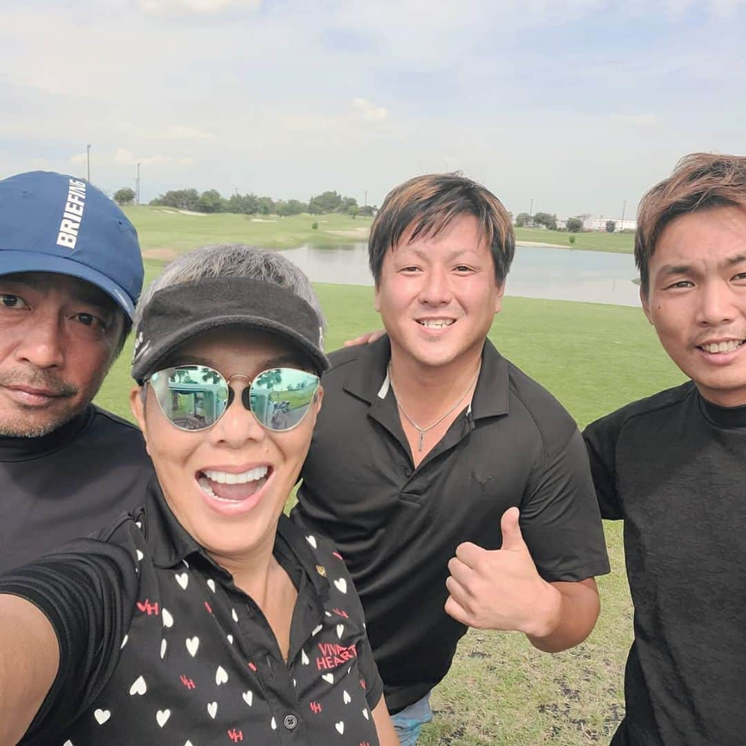 ピーターさんのインスタグラム写真 - (ピーターInstagram)「一昨日、 長野県千曲市の上山田温泉の友人宅に泊まり、、  昨日は名古屋に移動、 夜は『鮨処いけだ』でした。 ８月生まれのピーと、９月生まれのコバケンと、お誕生日お祝いして下さいました‼️(笑)  そして、今日は、 「名古屋港ゴルフ倶楽部」でした。  ３日間で800kmのドライブ旅‼️ ホントに元気で困ります❗(爆)  　　　　慎之介拝  #ピーター #池畑慎之介 #上山田温泉 #千曲川 #名古屋港ゴルフ倶楽部 #鮨処いけだ #名古屋 #ドライブ旅 #元気過ぎる」9月16日 23時38分 - oziba1952