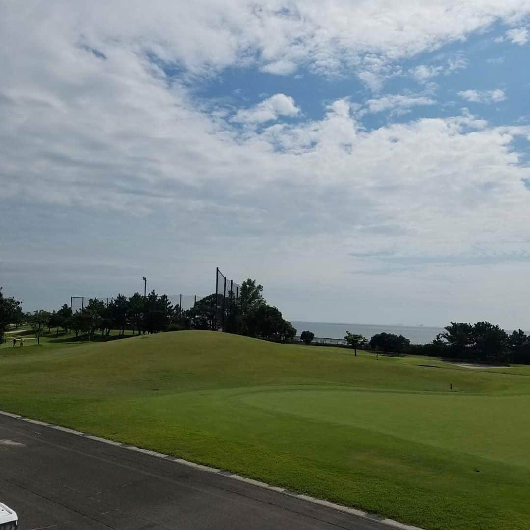 ピーターさんのインスタグラム写真 - (ピーターInstagram)「一昨日、 長野県千曲市の上山田温泉の友人宅に泊まり、、  昨日は名古屋に移動、 夜は『鮨処いけだ』でした。 ８月生まれのピーと、９月生まれのコバケンと、お誕生日お祝いして下さいました‼️(笑)  そして、今日は、 「名古屋港ゴルフ倶楽部」でした。  ３日間で800kmのドライブ旅‼️ ホントに元気で困ります❗(爆)  　　　　慎之介拝  #ピーター #池畑慎之介 #上山田温泉 #千曲川 #名古屋港ゴルフ倶楽部 #鮨処いけだ #名古屋 #ドライブ旅 #元気過ぎる」9月16日 23時38分 - oziba1952