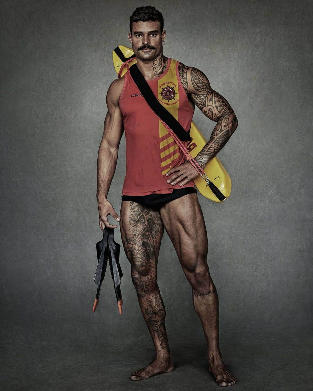 マリオ・テスティーノのインスタグラム：「LIFEGUARD PEDRO TIMOTEO, RIO DE JANEIRO #2020 _ GUARDA-VIDAS PEDRO TIMOTEO, RIO DE JANEIRO #2020  #MarioTestino」