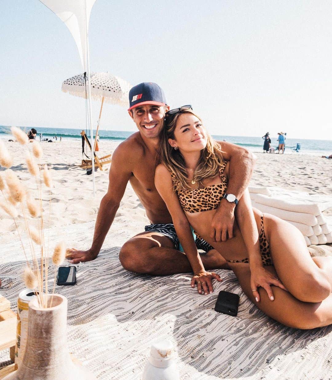 ヴェール・ゲンタのインスタグラム：「Happy Birthday to my handsome bubs.⠀ I’m not sure how I got so lucky with you, but I’m holding on tight. There’s nobody else I rather go through 2020 with, raise Mr.Wils with, or grow with. Thank you for all the love you give and for all the weird nicknames... I love you too much ⠀ (Wilson says HBD 🐾)」