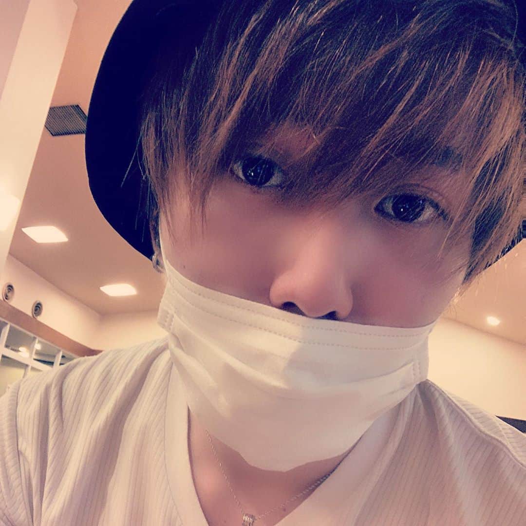 高橋ふみやのインスタグラム：「もうすぐゾクゾクタイム！ 1:28～テレ東！！ #闇芝居 #闇芝居実写 #闇芝居生 #友無洞 #高橋郁哉」