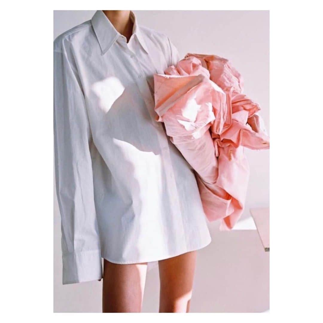 リカさんのインスタグラム写真 - (リカInstagram)「Wednesday Wardrobe 💗  #timeout #whiteshirtonly #nonseason #ecofriendly #blazeshirtdays」9月16日 16時05分 - rikastudios_