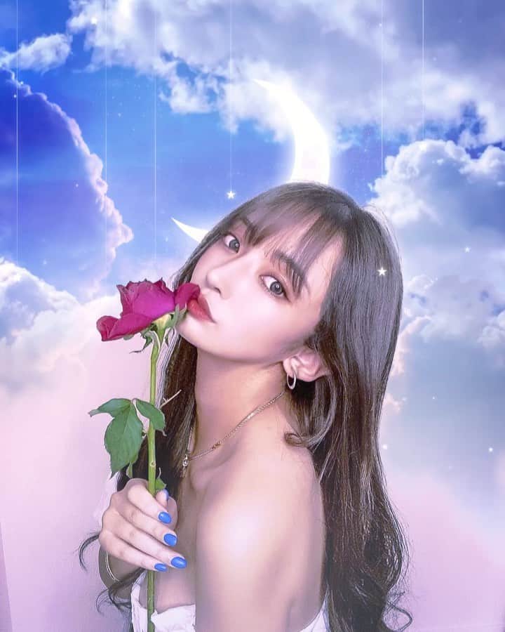 ERENAのインスタグラム：「🥀」