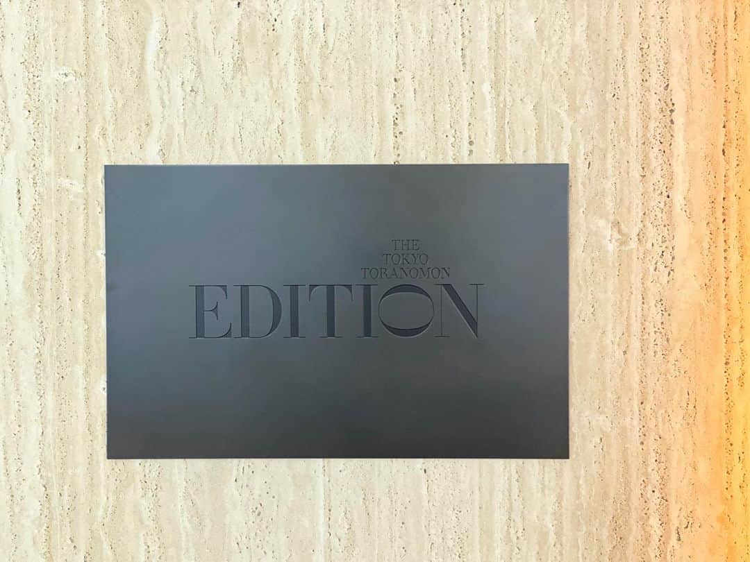 黒澤まさ美さんのインスタグラム写真 - (黒澤まさ美Instagram)「. ワールドゲート建設中からずっと楽しみにしていた#東京エディション虎ノ門 が本日オープン。。✨ 白を基調としたインテリアにボタニカルな雰囲気がハワイ好きな私の心にめちゃくちゃ刺さります🌴宿泊がたのしみ。。 1階のメインバーやテラス付きのダイニングは来年2月のオープンだそうです。そちらがオープンしたらまた来なくては👀 . #tokyoeditiontoranomon  . #edition #editionhotel #luxuryhotel  #luxurytravel  #toranomon  #tokyo  #エディション #エディションホテル  #虎ノ門 #隈研吾  #ホテル好き #ホテルオタク #来年2月 #゙ #゙たのしみ #1階」9月16日 17時02分 - masami_kurosawa