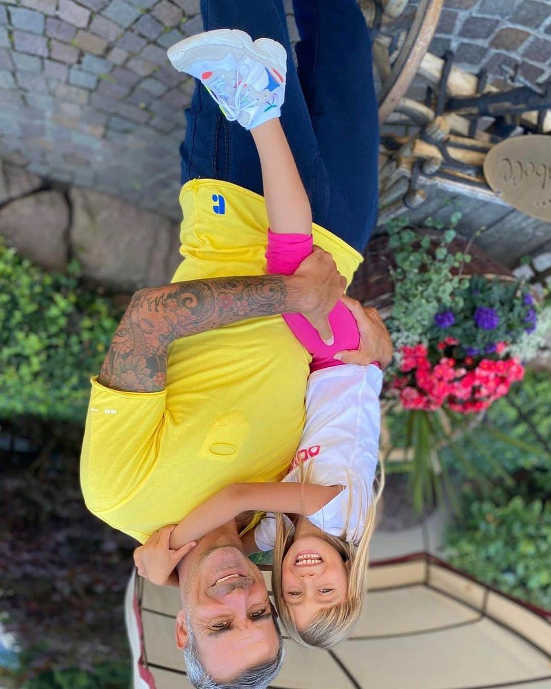 ステファノ・ソレンティーノのインスタグラム：「A te che hai messo sotto sopra la mia vita ❤️😂...Buon compleanno amore di papà! #tiamo #happybirthday」