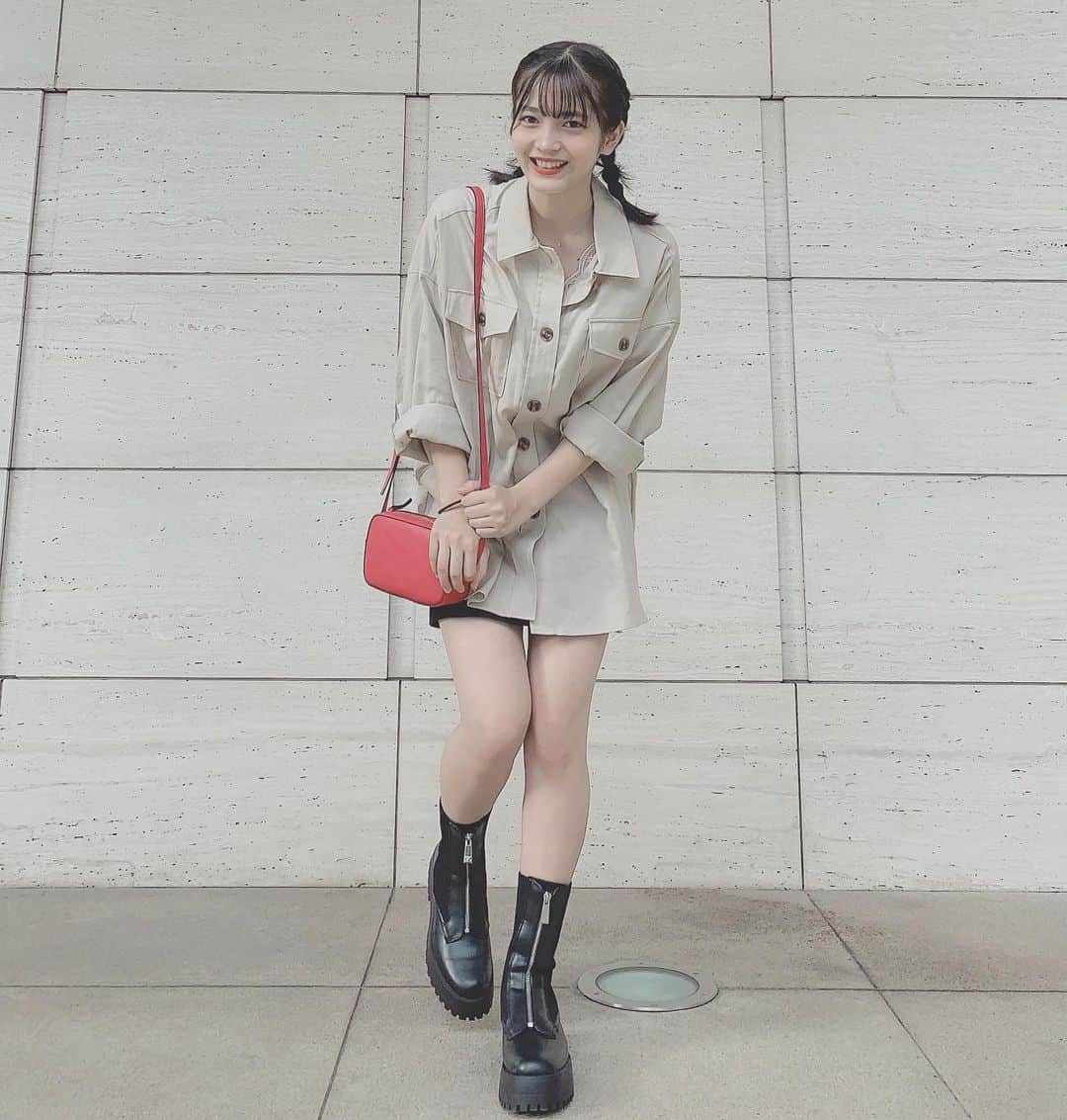 黒嵜菜々子さんのインスタグラム写真 - (黒嵜菜々子Instagram)「#ZARAの靴優秀すぎます🙃🙃♥︎  #gap #red #bag #三つ編み#ヘアアレンジ #ツインテールアレンジ #shoes」9月16日 17時30分 - kurosaki0516