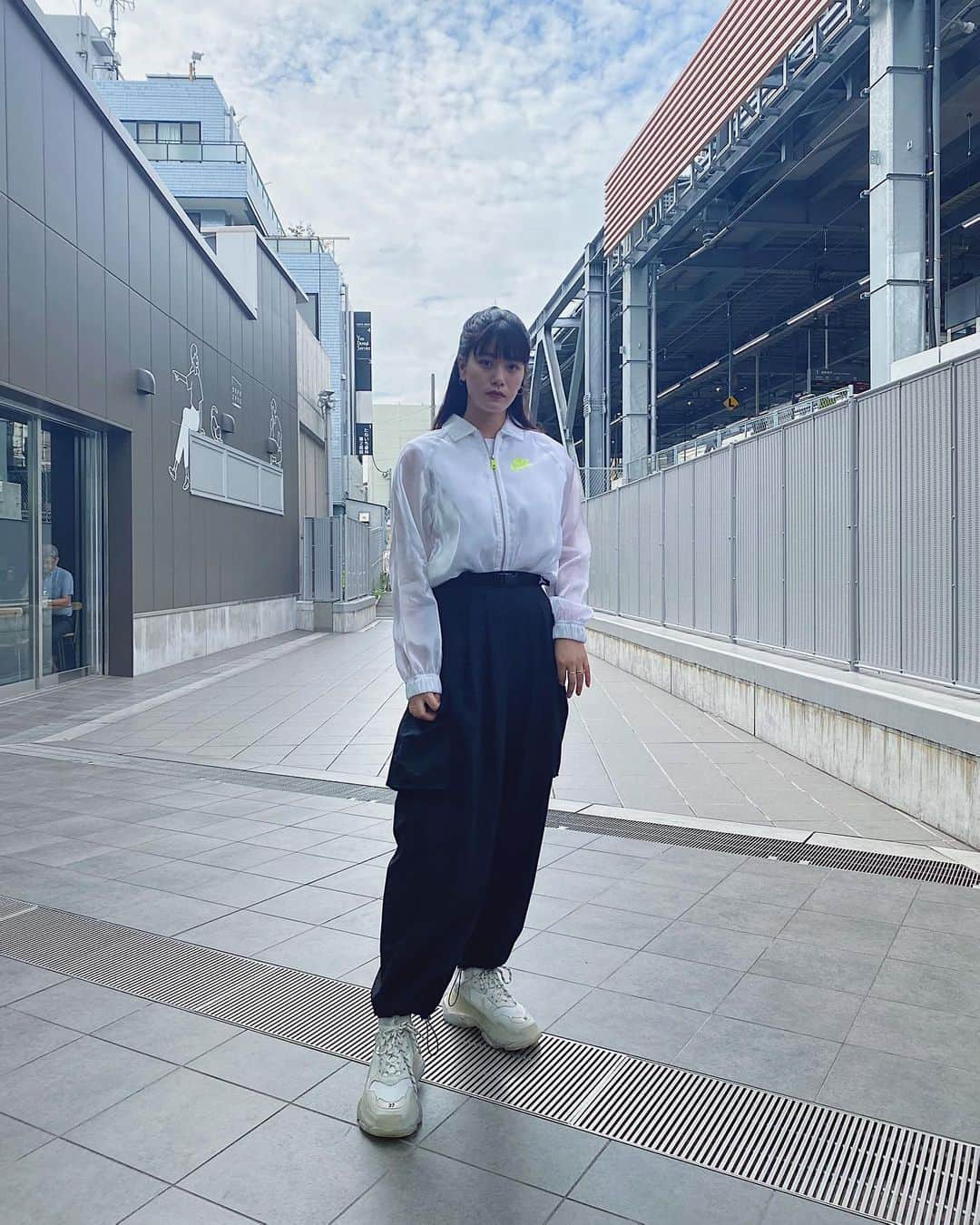 酒井萌衣さんのインスタグラム写真 - (酒井萌衣Instagram)「久しぶりの私服です。﻿ やっとだいすきな秋が近づいてきました😌﻿ ﻿ ﻿ #私服 #コーティネート #nike #秋」9月16日 17時43分 - sakai__mei