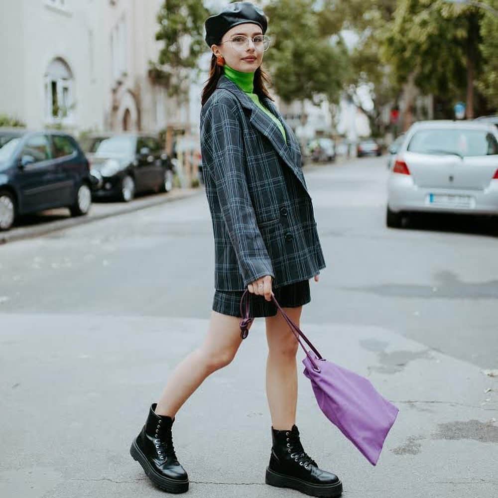 Me%さんのインスタグラム写真 - (Me%Instagram)「2020AW WHAT IS GIRL’S FASHION IN THE WORLD?🌏  👩世界のあの子が着こなすMe%👩  @belinda.bek age:21 Job:fashion student  クラシカルなチェックセットアップもネオンカラーのインナーで新しく💚💜  photo by @sarahkoesterfotografie  #Me% #ミィパー #streetfashion #ストリートファッション #2020aw #Me%snap #ミィパースナップ」9月16日 17時46分 - me_percent