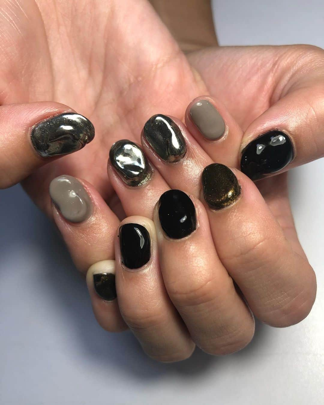 小池杏奈さんのインスタグラム写真 - (小池杏奈Instagram)「誕生日前に爪リニューアルです！🙆‍♀️  #nail #でこぼこネイル」9月16日 17時48分 - annas_anna