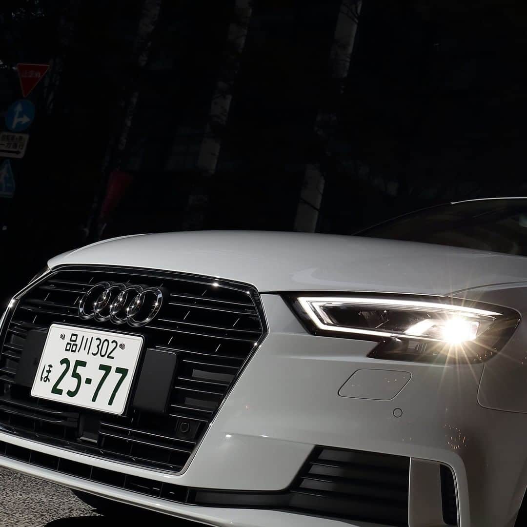 Audi Japan Sales / アウディジャパン販売さんのインスタグラム写真 - (Audi Japan Sales / アウディジャパン販売Instagram)「上質さと先進装備を凝縮したプレミアムコンパクト、#AudiA3。 アウディ バーチャルコックピットやマトリクスLED ヘッドライトなど、人気のオプションが充実。テレマティックスサービスのAudi connect/Audi connect Navigator が、あなたの快適なドライブをサポートします。  ぜひ #AJS にてお試しください。 @audi.japan.sales  #Audi #A3 #myaudi #audistyle #car #アウディ #ドライブ #車 #愛車 #外車 #ドイツ車 #車好き #車好きな人と繋がりたい #アウディ女子 #車好き男子」9月16日 18時00分 - audi.japan.sales