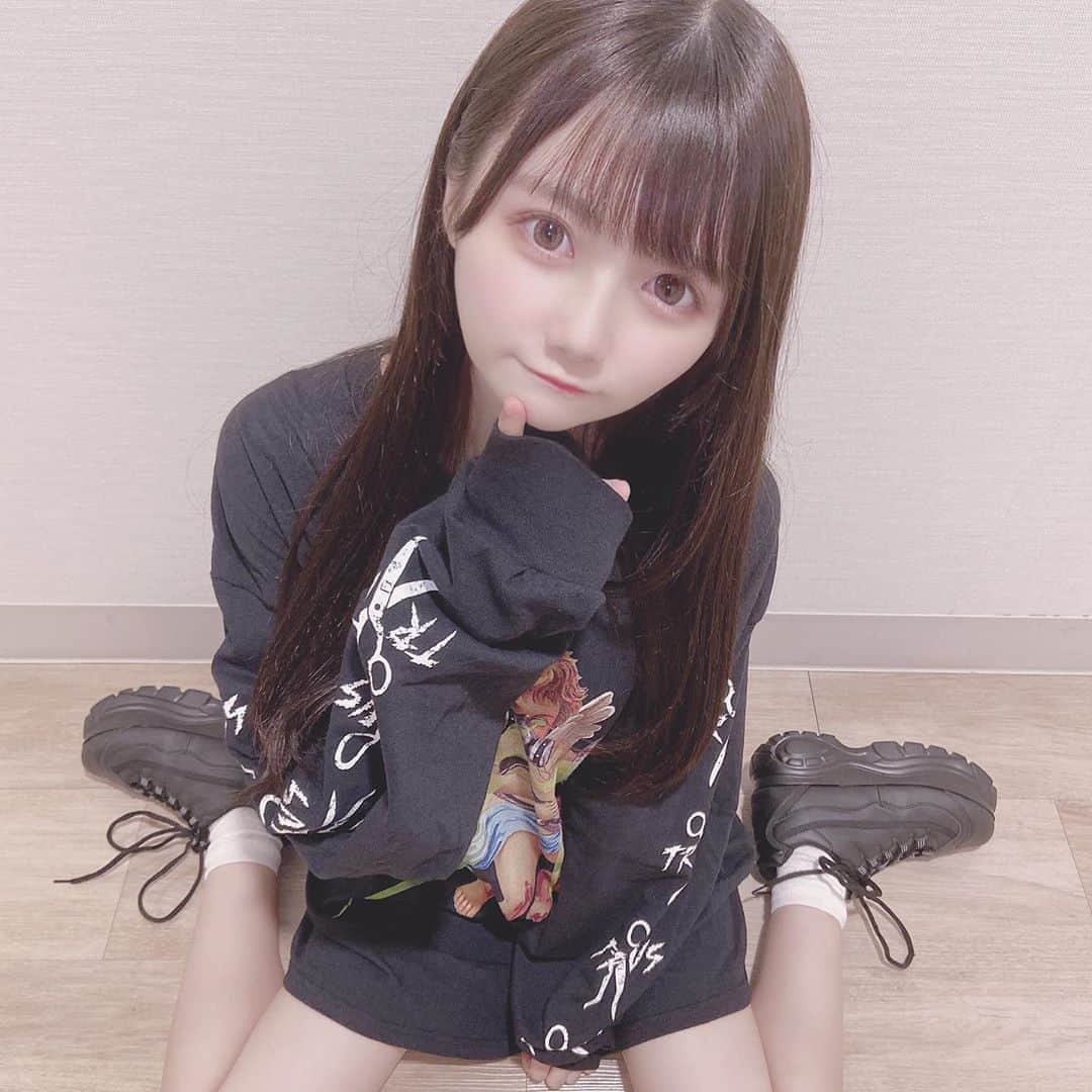 山本あこのインスタグラム：「(T-T)ヾ(^^ )  #スリジエ #やまもとあこ」
