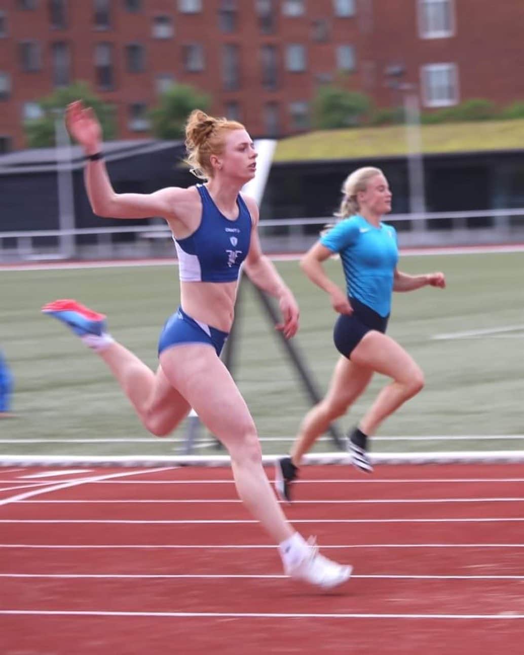 マチルドU・クラマーのインスタグラム：「Ready for the last dance!   Athletic Meeting Kladno 🇨🇿  Kl. 16.35: 100m  Kl. 18.10: 200m   Livestream (link i bio)   📸 René Vincent   #track #competition #sprint #100m #200m #athlete #athletics #lastone #soon #offseason #corona #kladno」
