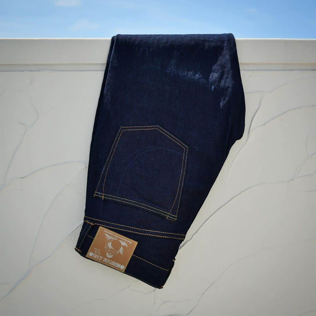 momotarojeansのインスタグラム：「G007-AI  13.5oz INDIGO×NATURAL INDIGO SELVEDGE DENIM  The best blue colour😆  Warna biru terbaik  สีฟ้าที่ดีที่สุด」