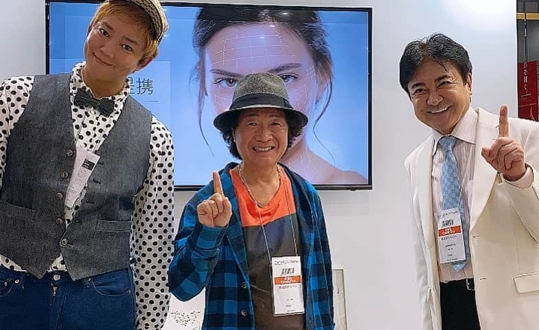 楽しんごさんのインスタグラム写真 - (楽しんごInstagram)「座布団運びでお馴染みの 長寿番組　笑点　の山田隆夫様が ベル美容外科のトークショーに遊びに来てくださいました☺️  #笑点 #山田隆夫#ベル美容外科クリニック」9月16日 18時25分 - tanoshingo.official