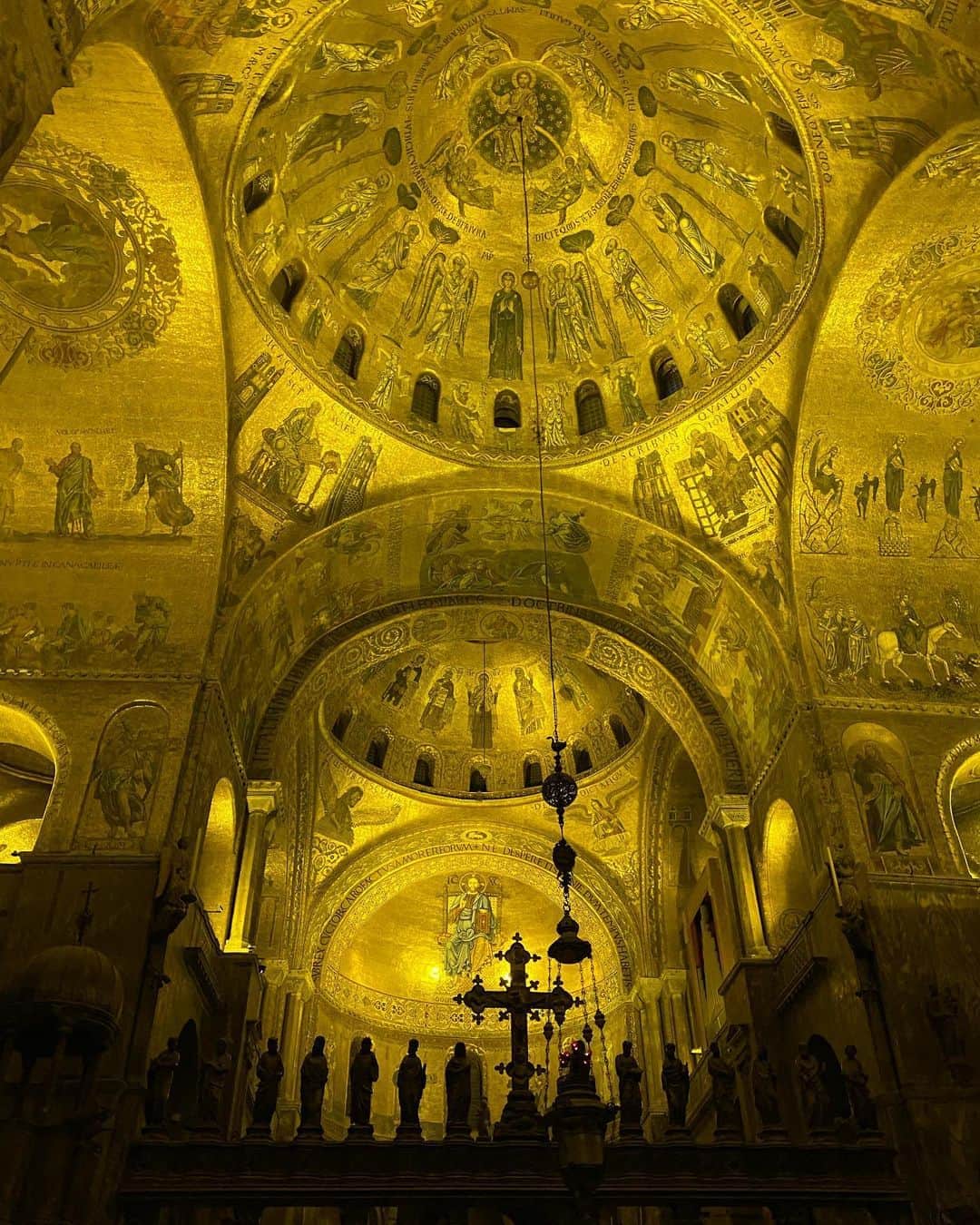 キアラ・フェラーニさんのインスタグラム写真 - (キアラ・フェラーニInstagram)「Visiting Basilica di San Marco at night 🙏🏻」9月16日 18時28分 - chiaraferragni