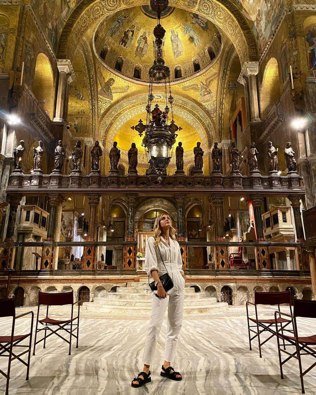 キアラ・フェラーニさんのインスタグラム写真 - (キアラ・フェラーニInstagram)「Visiting Basilica di San Marco at night 🙏🏻」9月16日 18時28分 - chiaraferragni