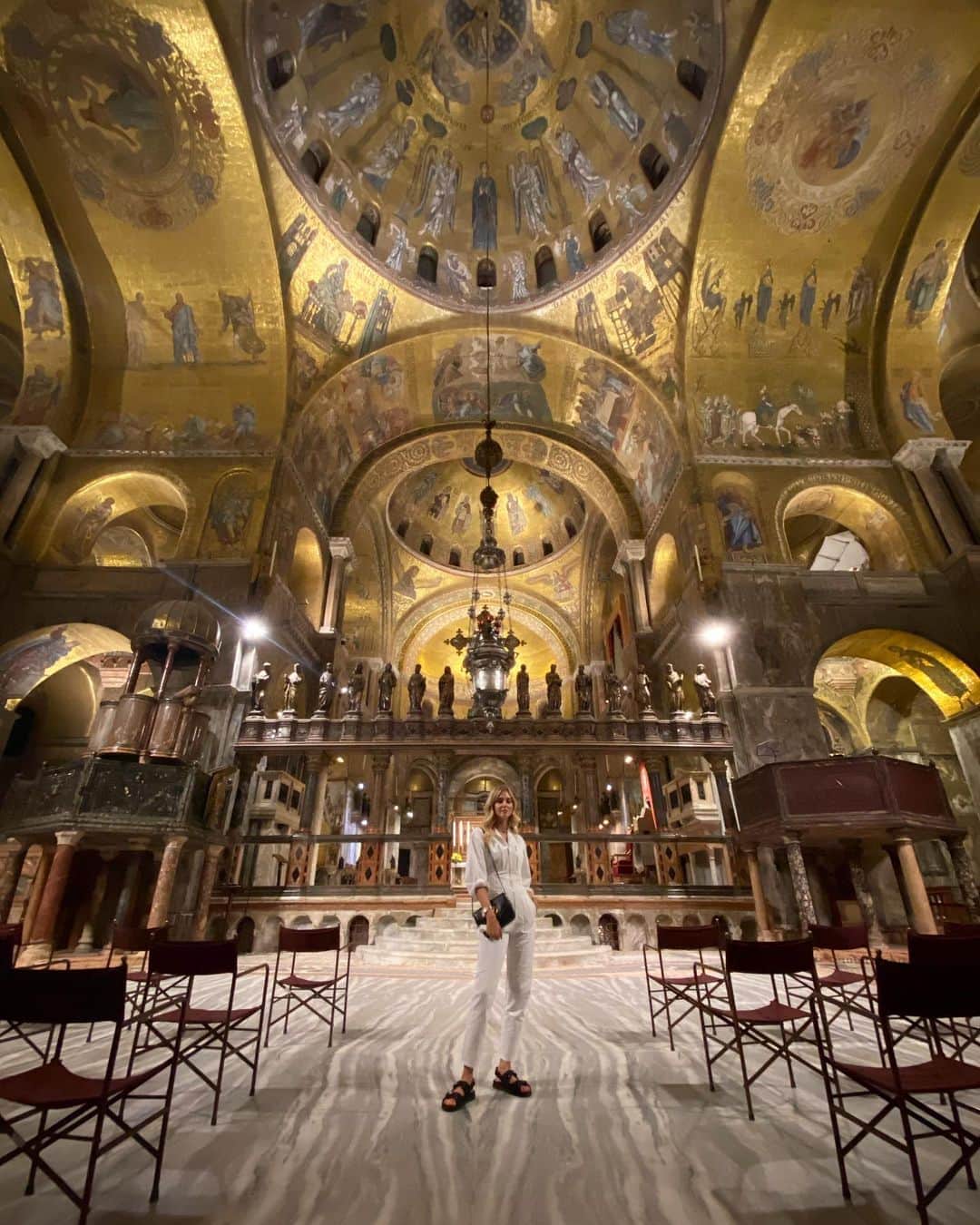 キアラ・フェラーニさんのインスタグラム写真 - (キアラ・フェラーニInstagram)「Visiting Basilica di San Marco at night 🙏🏻」9月16日 18時28分 - chiaraferragni