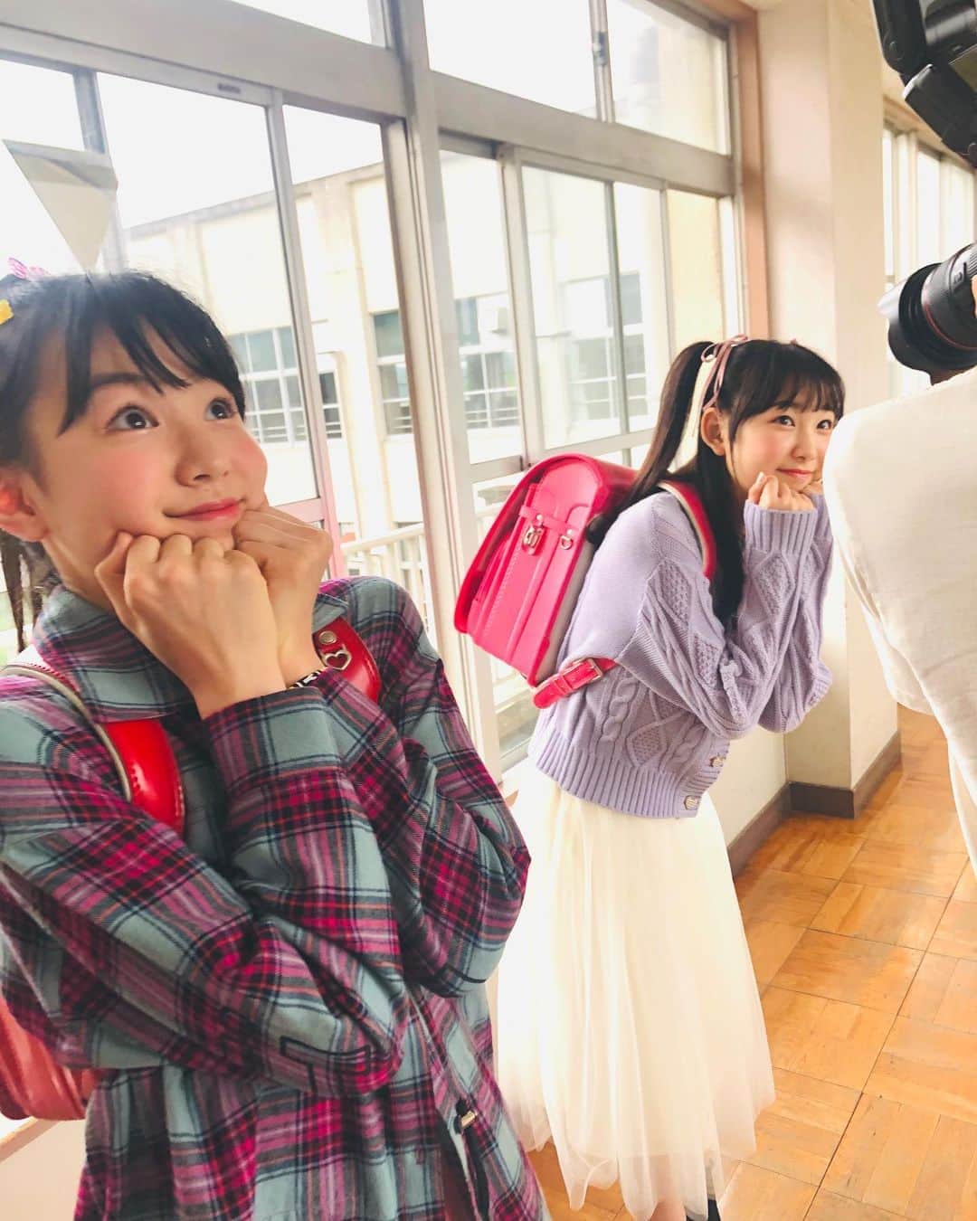ニコ☆プチのインスタグラム：「アイドルとファン🤭笑 . . #2日連続着まわしオフショ #川合菖蒲  #森﨑美月」