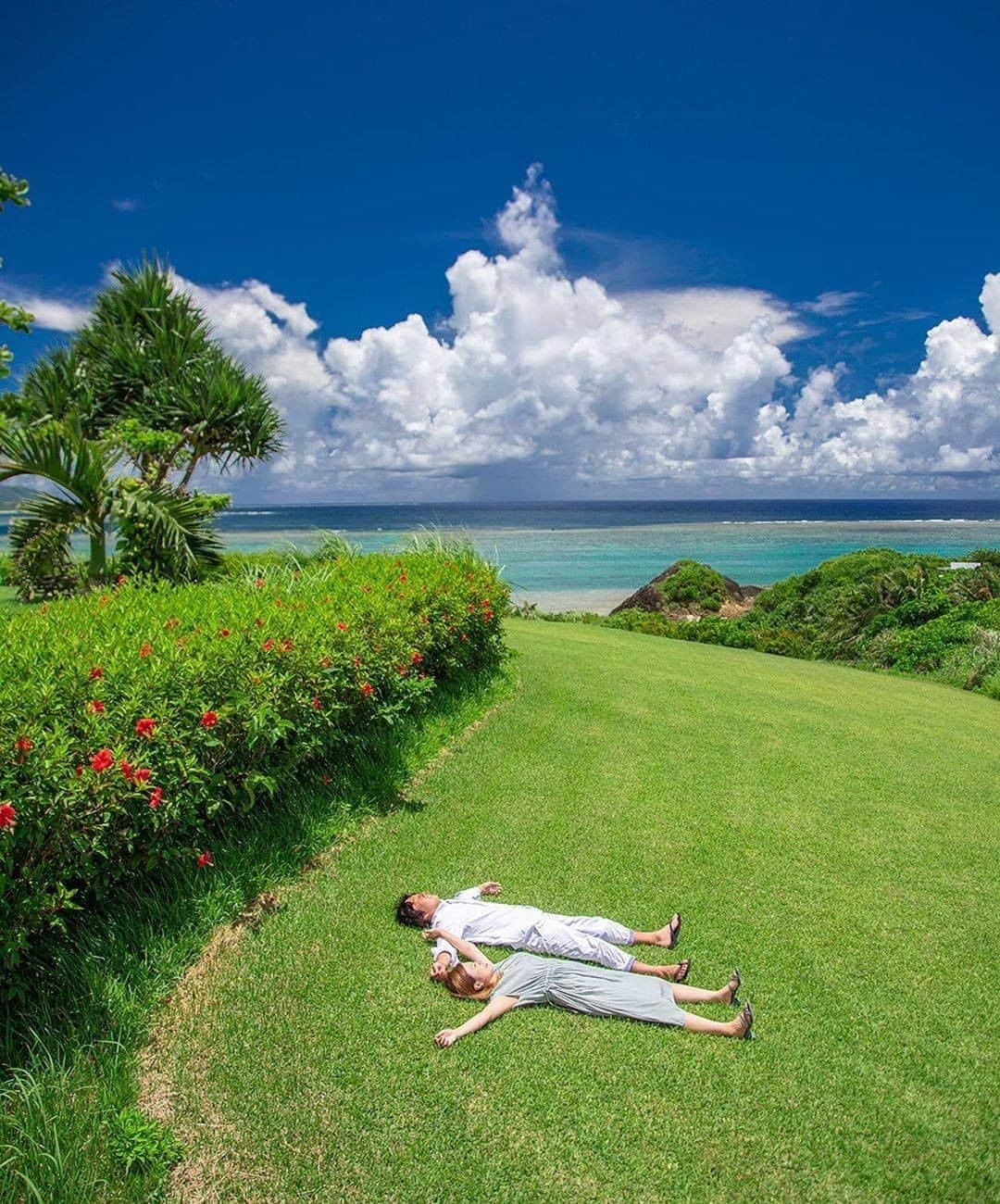 Be.okinawaのインスタグラム：「Do you want to spend irreplaceable time with your loved one in much cherished Okinawa? A resort-style wedding in Okinawa, highly popular by both Japanese locals and foreigners alike, offers broad venues like on a beach, aboard a boat, or in a chapel with excellent view. How about taking a once in a lifetime picture with natural scenery behind you?  📍: Ishigaki Island 📷: @atsushi_okiphoto Thank you for the beautiful picture!  We look forward to welcoming you when things settle down. Stay safe! #okinawaathome #staysafe  Tag your own photos from your past memories in Okinawa with #visitokinawa / #beokinawa to give us permission to repost!  #ハネムーン #Honeymoon #ウェディング #wedding #photowedding #사진웨딩 #婚紗照 #weddingphoto #japan #travelgram #instatravel #okinawa #doyoutravel #japan_of_insta #passportready #japantrip #traveldestination #okinawajapan #okinawatrip #沖縄 #沖繩 #오키나와 #旅行 #여행 #打卡 #여행스타그램」