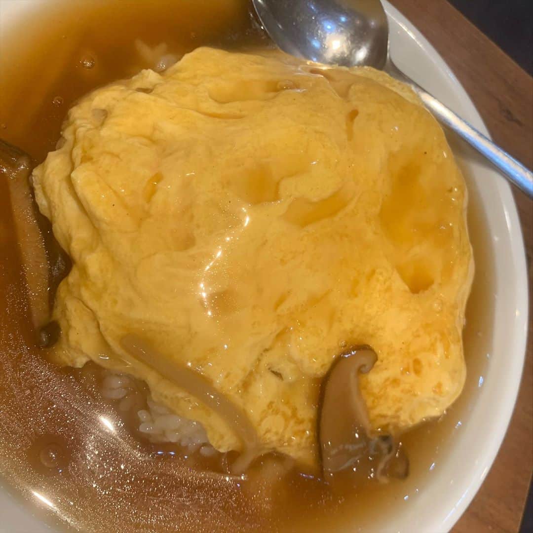 gram住道オペラパーク店さんのインスタグラム写真 - (gram住道オペラパーク店Instagram)「この店は出てくるのんめちゃくちゃ早いし、遅くまで空いてるし、安いし、うまいから山本かなりの頻度で行ってます。是非お近くの方は行ってみて下さい。麻婆豆腐と、坦々麺は絶品です！　やまろぐ3.65  #中華#長堀橋中華#坦々麺#麻婆豆腐  #陳麻家#陳麻家長堀橋店#やまろぐ」9月16日 19時15分 - yamarogu_official
