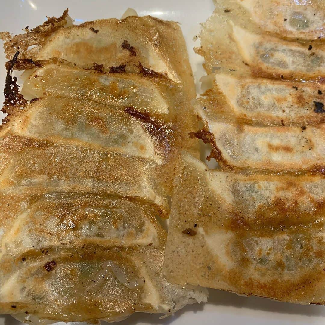 gram住道オペラパーク店さんのインスタグラム写真 - (gram住道オペラパーク店Instagram)「この店は出てくるのんめちゃくちゃ早いし、遅くまで空いてるし、安いし、うまいから山本かなりの頻度で行ってます。是非お近くの方は行ってみて下さい。麻婆豆腐と、坦々麺は絶品です！　やまろぐ3.65  #中華#長堀橋中華#坦々麺#麻婆豆腐  #陳麻家#陳麻家長堀橋店#やまろぐ」9月16日 19時15分 - yamarogu_official