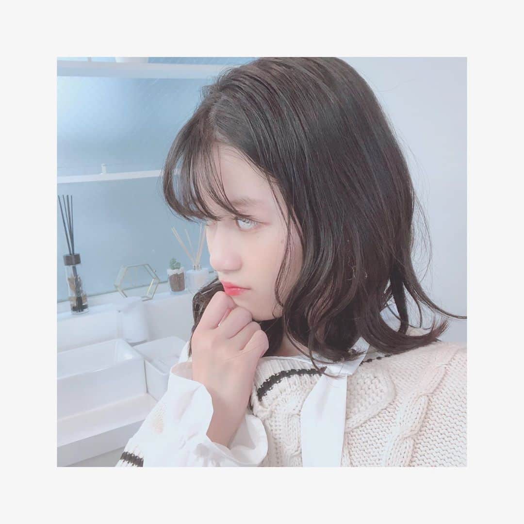 河村果歩さんのインスタグラム写真 - (河村果歩Instagram)「🌈🍒 ・ ・ ニコラ10月号秋ブランド服オフショ❣️ ラブトキシックさんを担当させて頂きました✨ ・ ・ 撮影前に撮ったのでリボン結んでいないのですが…結んでいないとカッコ良さが出て結ぶとガーリーで可愛いトップスでした😍💕 ・ ・ 他にも可愛いアイテムがたっくさんあってコーデを組むのが楽しかったです🥰 ・ ・ 紙面でも是非チェックして下さい❤︎ ・ ・ ・ #河村果歩 #果歩の大人化計画書  #ニコラ #ニコモ  #LOVETOXIC さん🥰 @lovetoxic_official  #ニットベスト #ガーリーコーデ #プリーツスカート #さくらんぼイヤリング  #かがみごし撮影 にハマってます💖」9月16日 19時18分 - kawamura_kaho_official