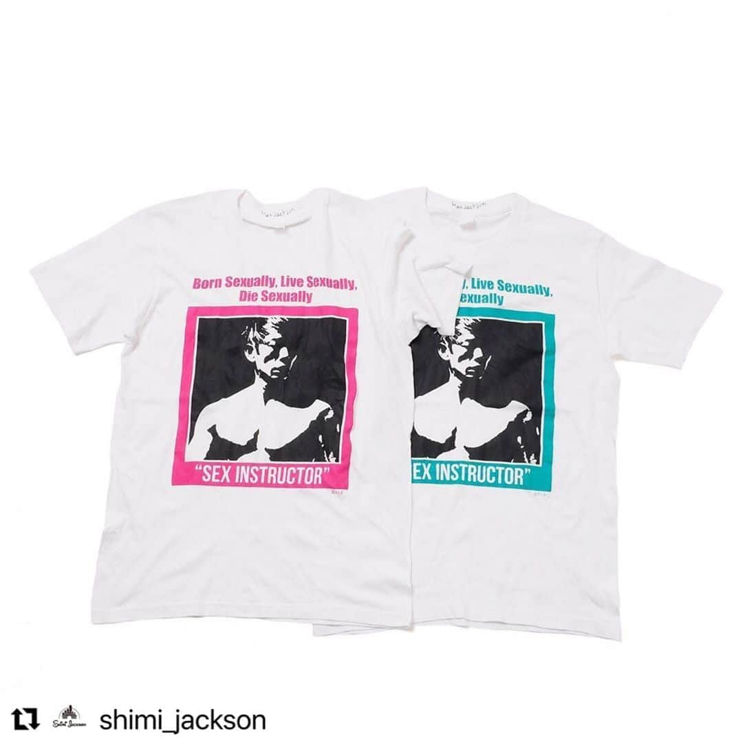 ジャクソンマティスさんのインスタグラム写真 - (ジャクソンマティスInstagram)「. #Repost @shimi_jackson with @make_repost ・・・ “愛の伝道師”と言う肩書の基、“SEX INSTRUCTOR”の文言をデザインした、本人も絶賛の「Photo T-shirts」 . 【販売期間】9/16（水）21時販売開始 【数量限定】50枚 . ＝＝＝＝＝＝＝＝＝＝＝ 品　名：Photo Tee 価　格：4,800円+TAX カラー：PINK / GREEN（２色展開） 素　材：Cotton 100% サイズ：M、L ※モデル着用Mサイズ ＝＝＝＝＝＝＝＝＝＝＝ . ◎商品はプロフィールのURLからどうぞ @shimi_jackson  #異業種交流会 #いよいよ間もなく販売開始⏱」9月16日 19時21分 - jacksonmatisse