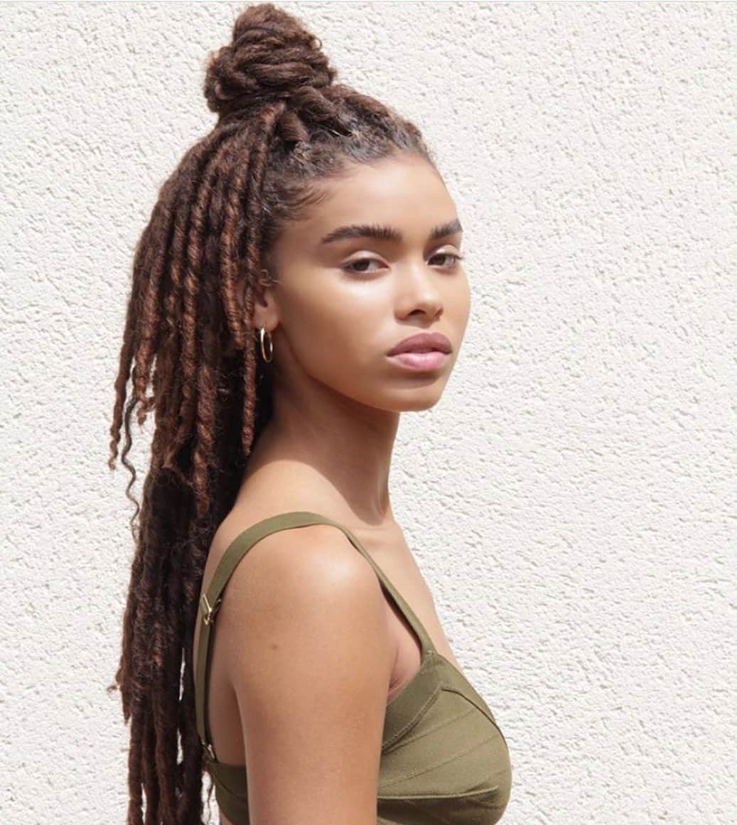 ユアアイズライのインスタグラム：「Natural beauty JADE ✨  For bookings please contact jaya@7evenmodelmanagement.com」