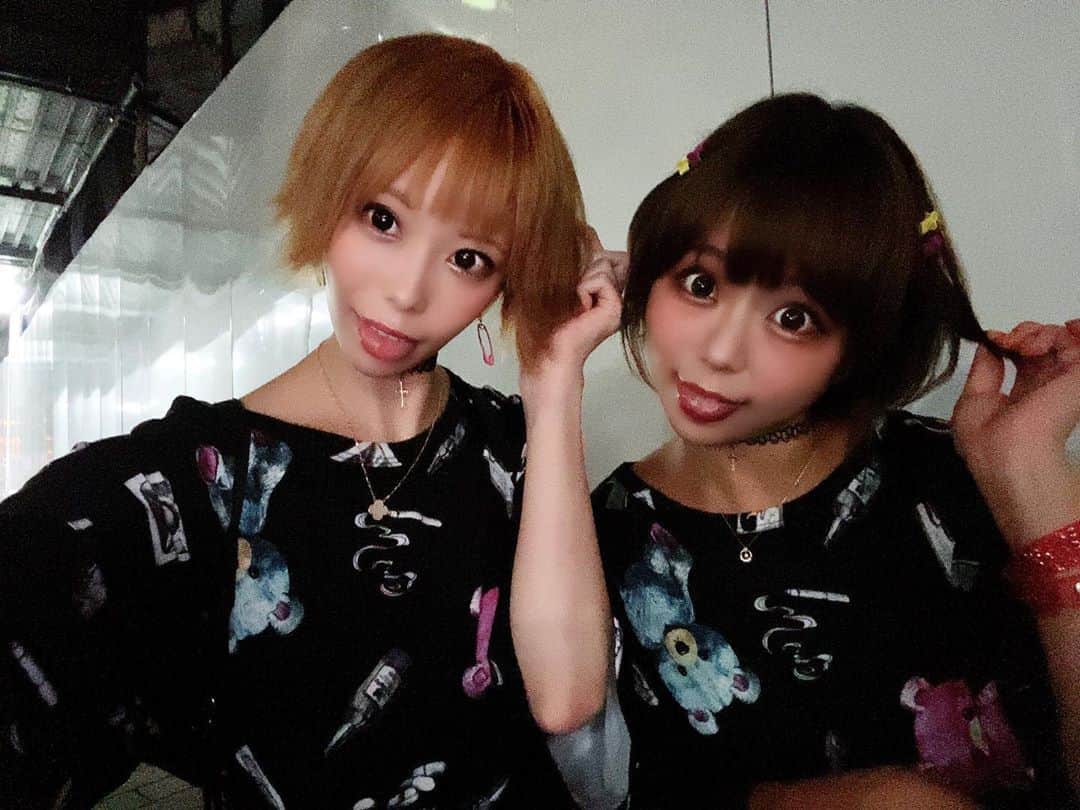 のインスタグラム：「⚡️⚡️⚡️ #川菜美鈴 #亜矢みつき #地雷系女子 #じゃないよ #ぴえん #メンヘラ  #ぴえんこえてぱおん #からのおちん」