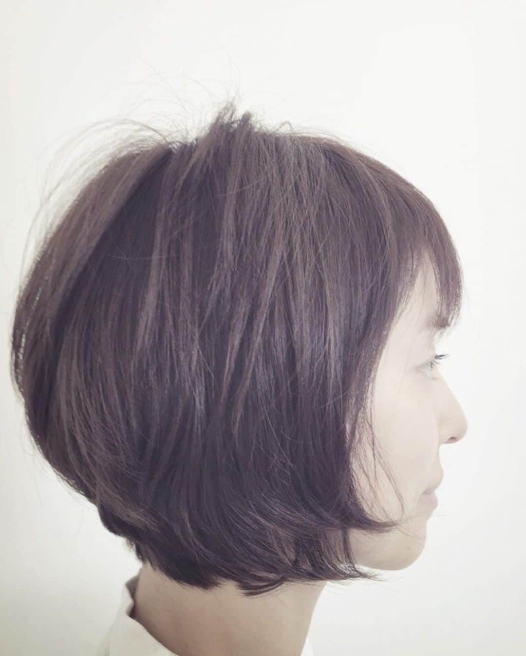 石田ゆり子さんのインスタグラム写真 - (石田ゆり子Instagram)「5年ほど前からのわたしの 髪型遍歴をなんとなく 綴ってみました… 役によって髪型を少しずつ変えてきたつもりなのですが👀 やはり、数年前でも、今より顔が若い。当たり前👀😂 髪の毛って伸びるので ほんとは思いっきり短くしてみたい…といつも思ってます。」9月16日 19時42分 - yuriyuri1003
