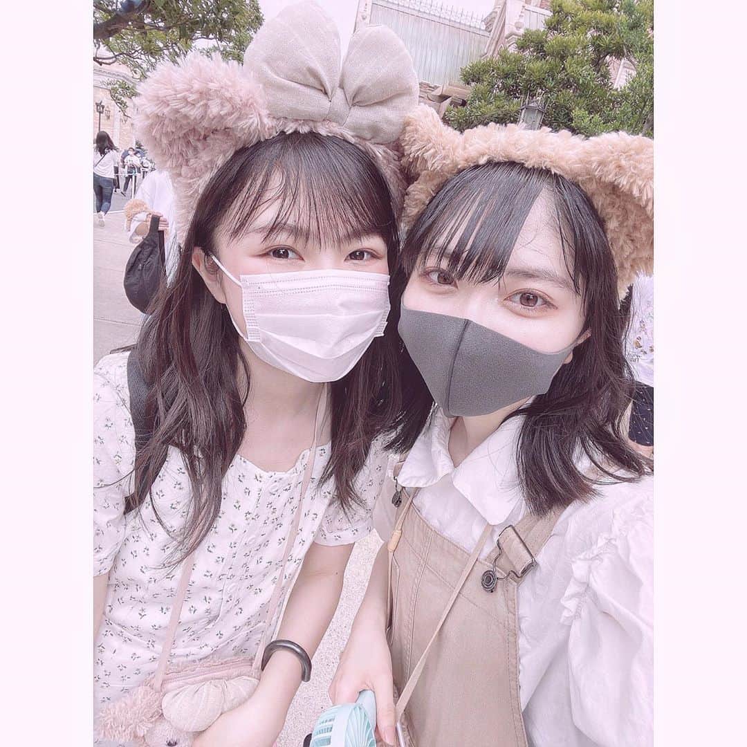 加藤咲希のインスタグラム：「🤍🧸🤍 #野崎奈菜 #nicola #ニコラ #モデル #ニコモ #ニコラモデル #黒髪 #でぃずにーしー #でぃずにー #ディズニー #ディズニーシー #disney #disneysea #ダッフィー #duffy #シェリーメイ #shelliemay #夢の国 #自撮り #加藤咲希 #かとぅ #かとっこ🐱🌸」