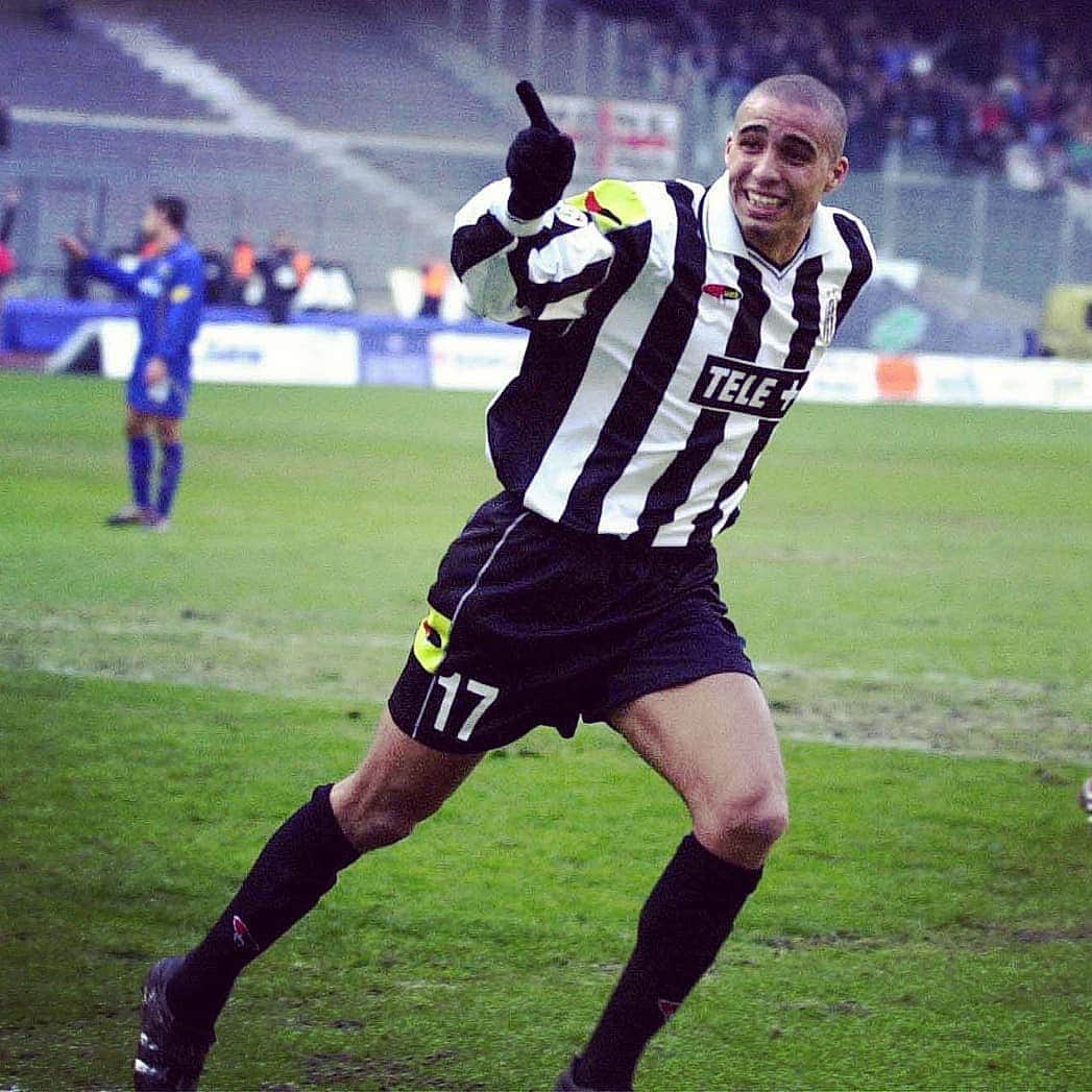 ユヴェントスFCさんのインスタグラム写真 - (ユヴェントスFCInstagram)「🏟 320 games and 171 goals ⚽️  🏳🏴 Juventus LEGEND, @trezeguetofficial made his debut #OnThisDay in the 2000/01 season!  #ForzaJuve」9月16日 20時58分 - juventus