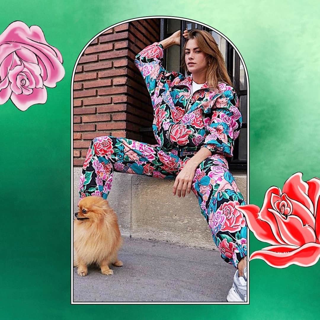 デシグアルのインスタグラム：「Make your day bloom with this tracksuit like @clara.berry  #DesigualxMariaEscote」