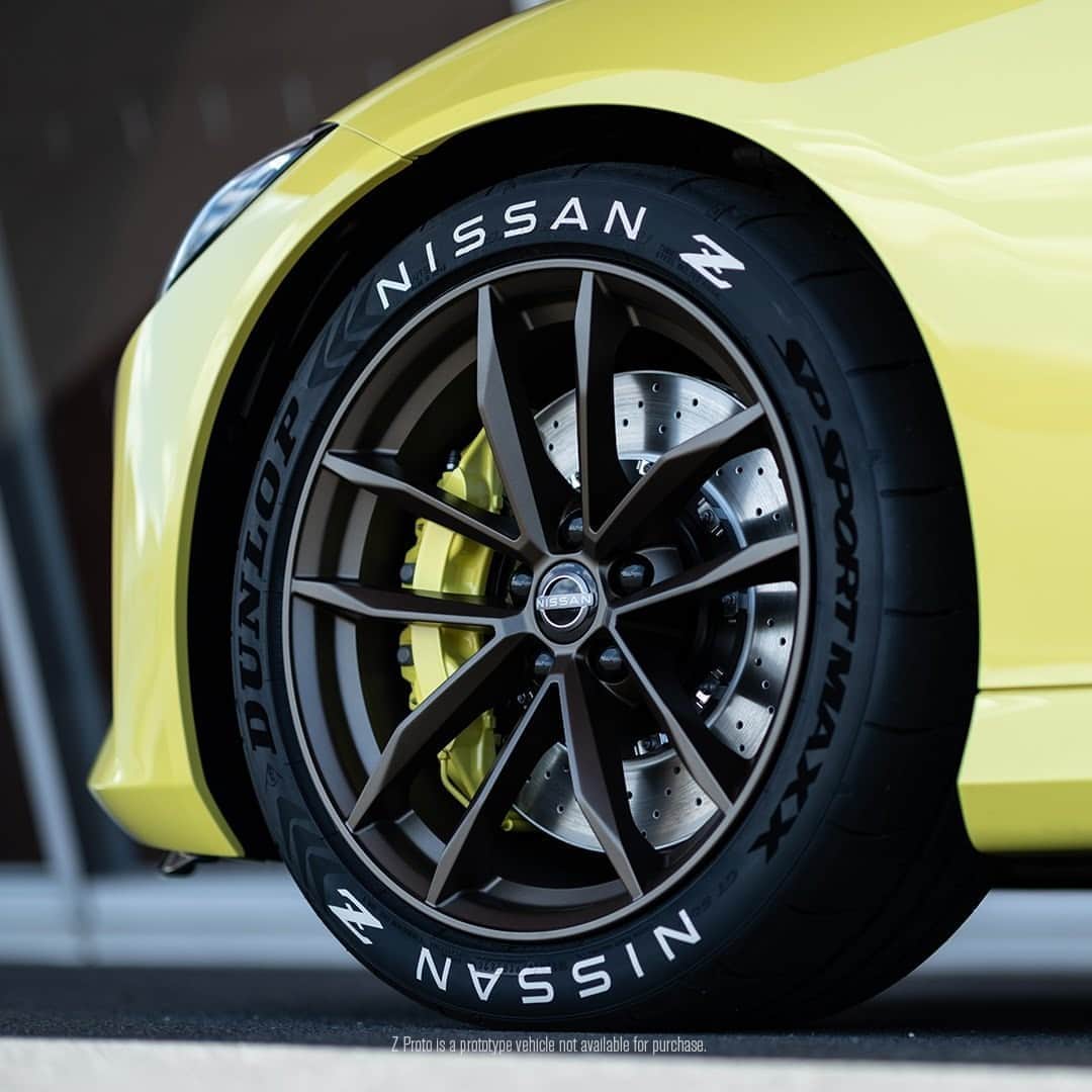 Nissan USA Official Instagram accountのインスタグラム：「Love the smell of burning rubber in the morning. #PowerofZ」