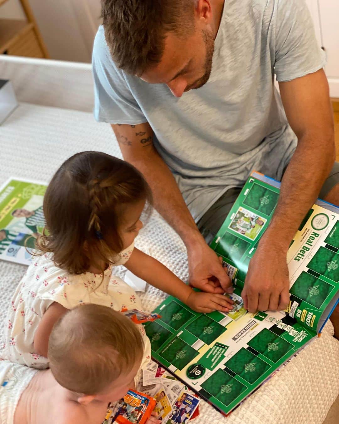 セルヒオ・カナレスさんのインスタグラム写真 - (セルヒオ・カナレスInstagram)「Trabajo en equipo 👨‍👧‍👦💚!! @laliga @clubdeldeportista @realbetisbalompie」9月16日 21時14分 - sergiocanalesoficial