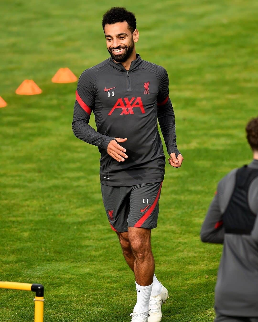 リヴァプールFCさんのインスタグラム写真 - (リヴァプールFCInstagram)「A sunny session at Melwood 🤩☀ #LFC #LiverpoolFC #Liverpool #Training」9月16日 21時24分 - liverpoolfc